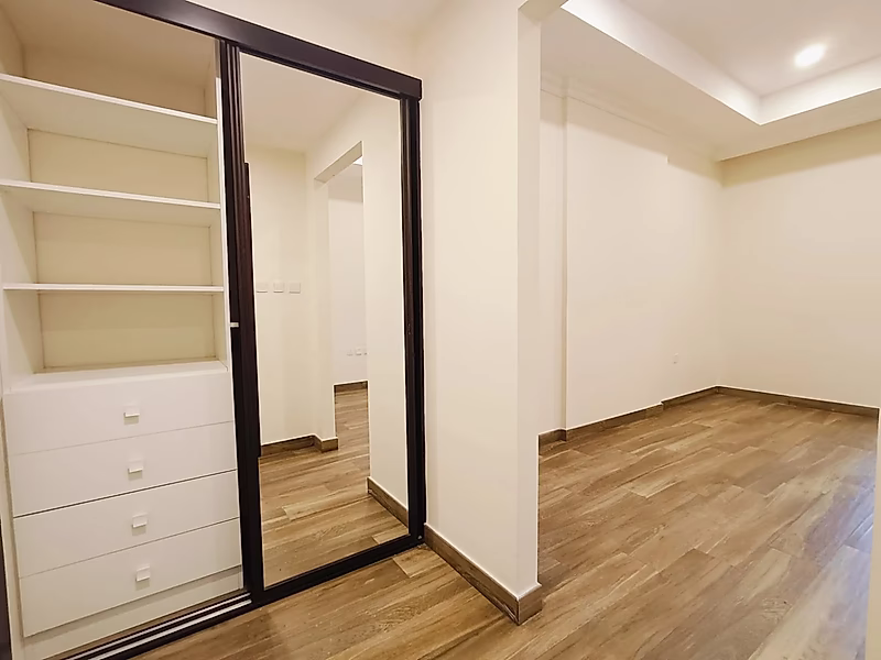 Spacious 1 bed semi furnished apartment with a beautiful terrace in Lusail - Photo 4