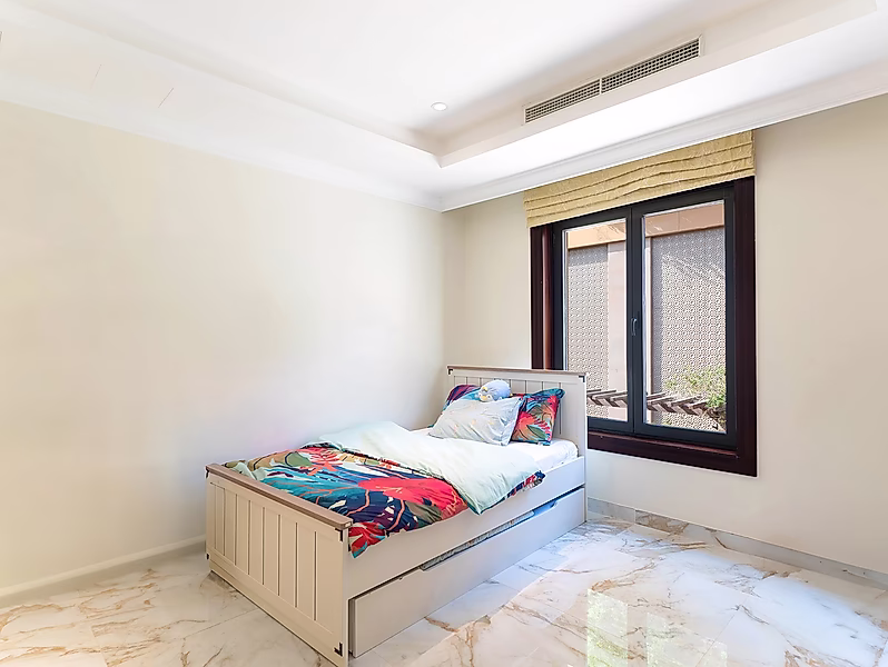 CHARMING 4-BEDROOM DUPLEX TOWNHOUSE IN PORTO ARABIA - Photo 6