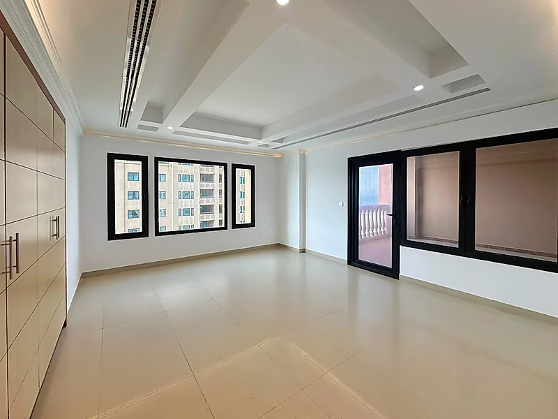 UNLOCK INVESTMENT POTENTIAL IN PORTO ARABIA! FULLY RENOVATED 2 BEDROOM | UNIQUE LAYOUT - Photo 2