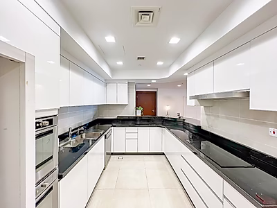 عائد استثمار مضمون | شقة مفروشة بها غرفتان + غرفة خادمة | بيرل