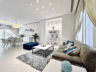 فيلا رائعة مكونة من 5 غرف نوم في منطقة أسباير زون | متضمنة شهرين مجانيين