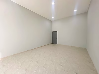 مستودع جديد بمساحة 1000 متر مربع في بركة العوامر