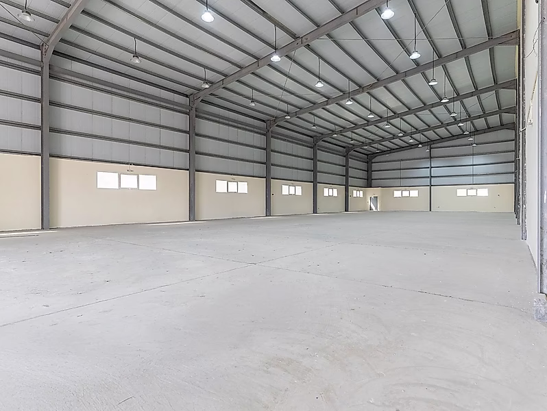 مستودع للبيع مع سكن عمال ومكاتب – 5000 متر مربع - Photo 5