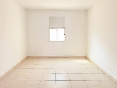 معسكر عمال واسع يحتوي على 57 غرفة للإيجار