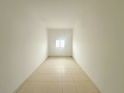 معسكر عمال واسع يحتوي على 57 غرفة للإيجار