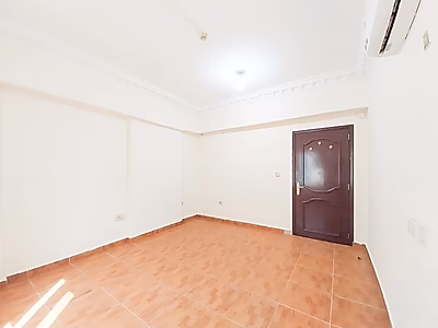 شقة 3 غرف نوم غير مفروشة للإيجار