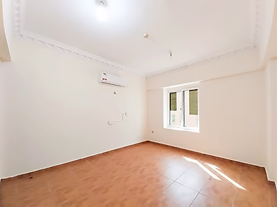 شقة 3 غرف نوم غير مفروشة للإيجار