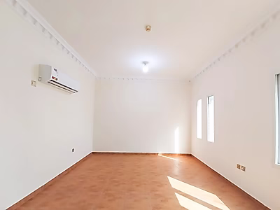 شقة 3 غرف نوم غير مفروشة للإيجار