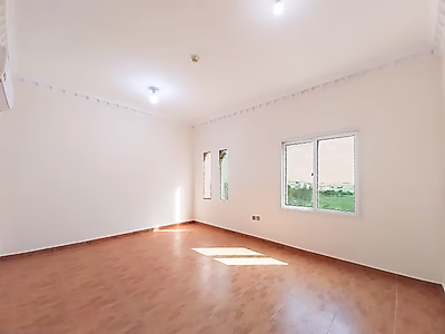 شقة 3 غرف نوم غير مفروشة للإيجار