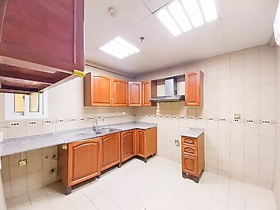 شقة 3 غرف نوم غير مفروشة للإيجار