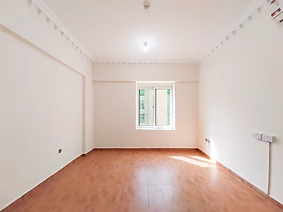 شقة 3 غرف نوم غير مفروشة للإيجار