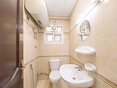 شقة 3 غرف نوم غير مفروشة للإيجار