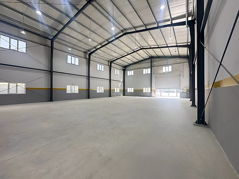 مستودع جديد بمساحة 1000 متر مربع في بركة العوامر - Photo 1