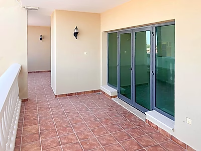 Hot Deal 2-Bedroom Apartment in Porto Arabia - With title Deed