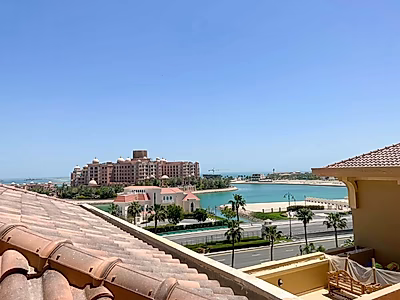 Hot Deal 2-Bedroom Apartment in Porto Arabia - With title Deed
