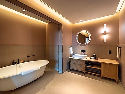 5 STAR | DELUXE 1 BEDROOM | WEST BAY