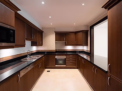 1BHK  WITH BREATHTAKING MARINA VIEW