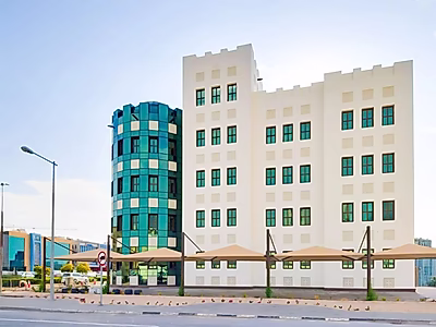 2880 متر مربع (طابق سفلي وأرضي وطابقين)، مساحة تجارية مفتوحة || فترة سماح || موقع متميز ومرموق || رؤية عالية || مواقف سيارات واسعة