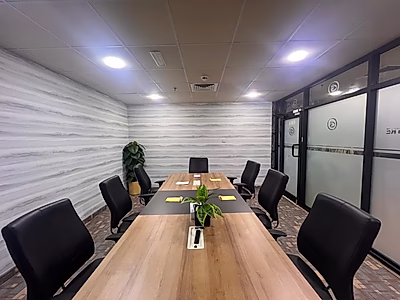 مكتب مفروش بالكامل بمساحة 12 متر مربع | الكورنيش