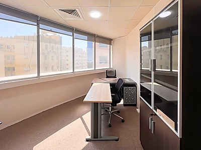 مكتب مفروش بالكامل بمساحة 12 متر مربع | الكورنيش