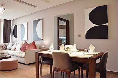 شقة مفروشة مكونة من غرفتي نوم + غرفة خادمة في منطقة المارينا | لوسيل