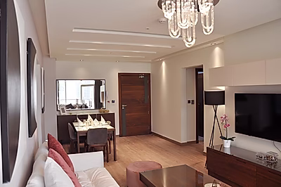 شقة مفروشة مكونة من غرفتي نوم + غرفة خادمة في منطقة المارينا | لوسيل