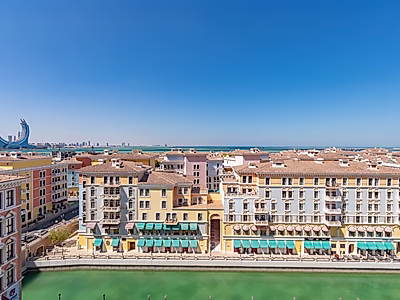 بنتهاوس فاخر من 5 غرف نوم مع تراس على السطح وإطلالات خلابة في قناة كارتييه