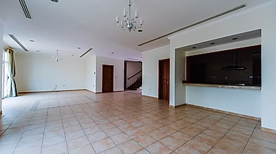 فيلا شبه مفروشة 3 غرف نوم + غرفة خادمة | عين خالد