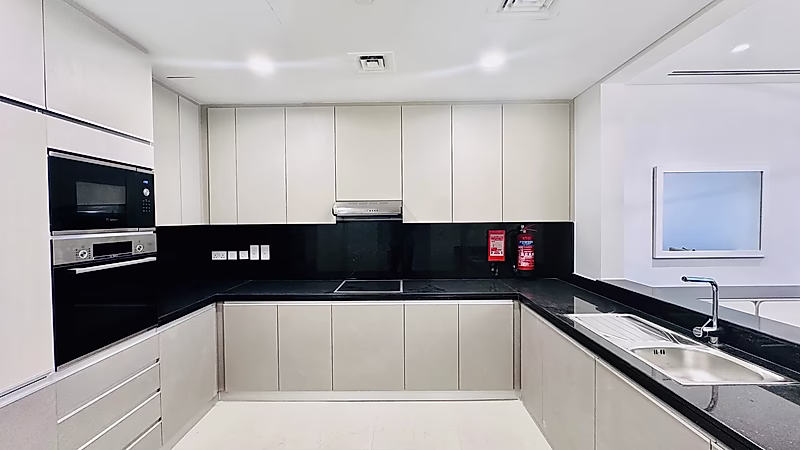 Luxurious 2BR+Maid Furnished Apt. In The Pearl - Photo 5