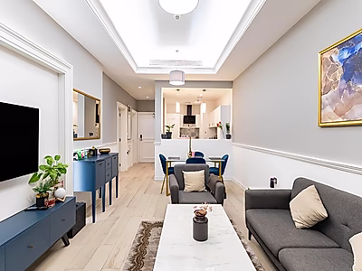 راحة معيشية حديثة في قلب السد – شقة غرفة وصالة في برج بن الشيخ