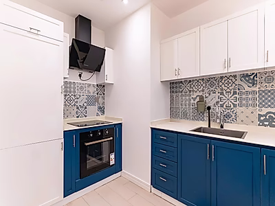 راحة معيشية حديثة في قلب السد – شقة غرفة وصالة في برج بن الشيخ