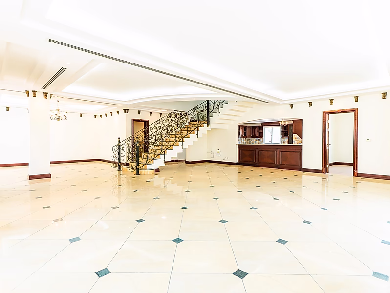 فيلا في مجمّع سكني | 4 غرف نوم + غرفة خادمة | غير مفروشة | ويست باي لاجون - Photo 1