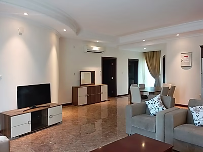 شقة مفروشة من غرفتي نوم في مجمع سكني في الدوحة | شامل الفواتير