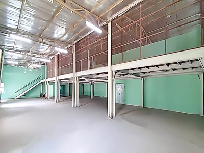 مستودع مع طابق نصفي ومكاتب للإيجار في المنطقة الصناعية القديمة - 1200 متر مربع