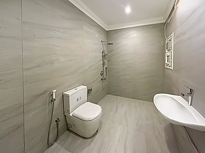 فيلا مستقلة أنيقة من 7 غرف نوم مع مسبح خاص | للبيع