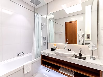 أسلوب حياة فاخر | بنتهاوس مفروش بـ4 غرف نوم | شاملة الفواتير