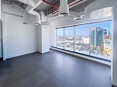 مكتب مجهز بالكامل بمساحة 200 متر مربع في بن محمود– موقع مميز