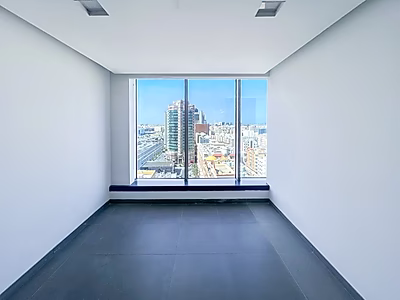 مكتب مجهز بالكامل بمساحة 200 متر مربع في بن محمود– موقع مميز