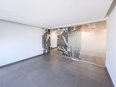 مكتب مجهز بالكامل بمساحة 200 متر مربع في بن محمود– موقع مميز