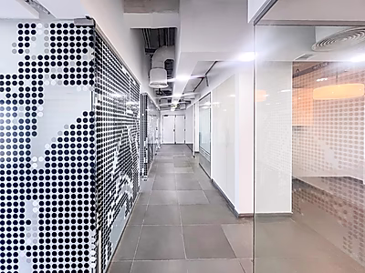 مكتب مجهز بالكامل بمساحة 200 متر مربع في بن محمود– موقع مميز