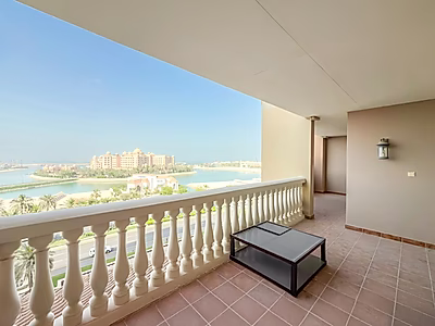 SPACIOUS 2-BEDROOM APARTMENT IN PORTO