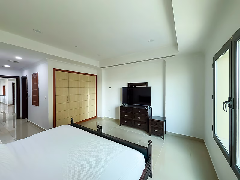 SPACIOUS 2-BEDROOM APARTMENT IN PORTO - Photo 6