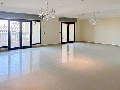 SPACIOUS 2-BEDROOM APARTMENT IN PORTO