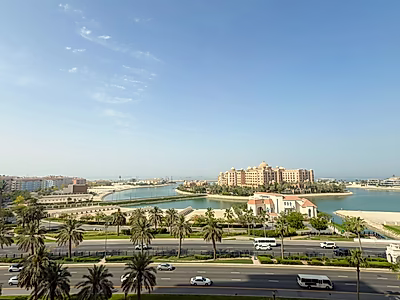 SPACIOUS 2-BEDROOM APARTMENT IN PORTO