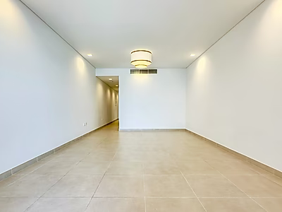 استوديو نادر مطل على البحر في فيفا بحرية