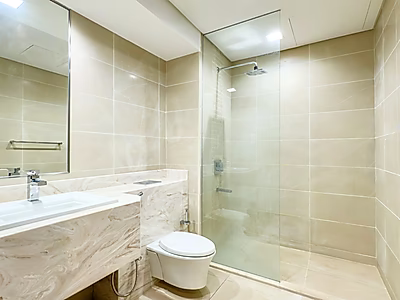 استوديو نادر مطل على البحر في فيفا بحرية