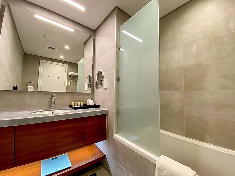 ALL INCLUSIVE | SERVICED 2BR FURNISHED APARTMENT | WEST BAY - Photo 11