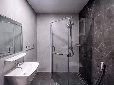 شقة مفروشة بالكامل مكوّنة من غرفتي نوم | العزيزية