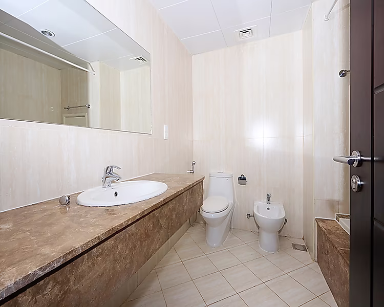 GREAT INVESTMENT! 1-BEDROOM HIGH FLOOR | PORTO - Photo 9