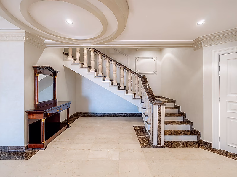 Luxury 5BR Penthouse + Maid’s Room for Sale | Porto Arabia | Stunning Marina View - Photo 14
